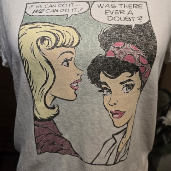 Re/Done Tops - Graphic T-Shirt with Retro Cartoon Design